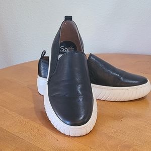 Worn Once- SOFFT- Lightweight Black Leather Slip-on Shoes- Size 8 Womens